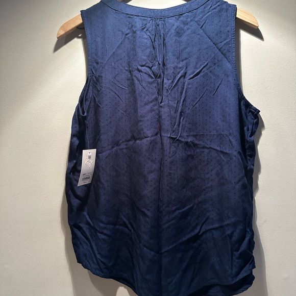 NWT Croft & Barrow Dark Blue Sleeveless Blouse - Picture 2 of 5